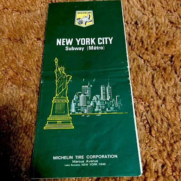 Vintage New York City bus subway & green guides by Michelin - Picture 3 of 5